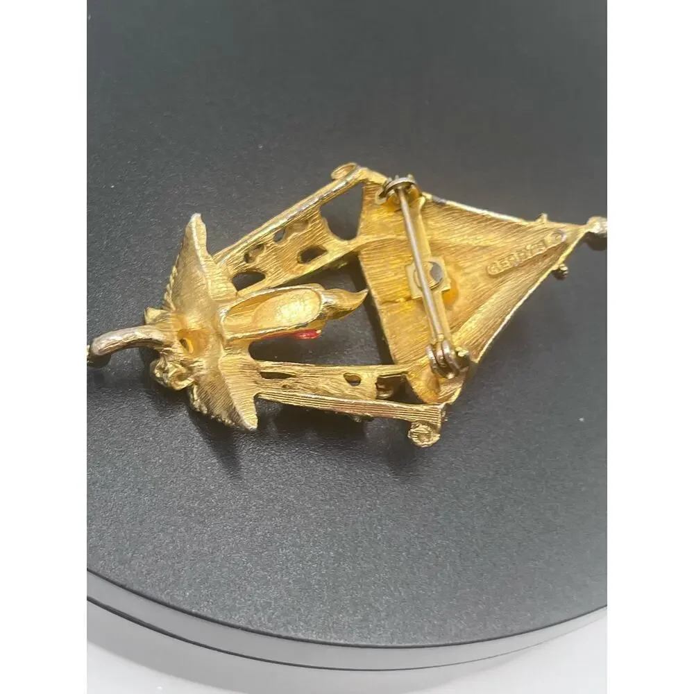 Gerry's Vintage Holiday Christmas Lantern‎ Gold Tone Lit Candle Bow Brooch